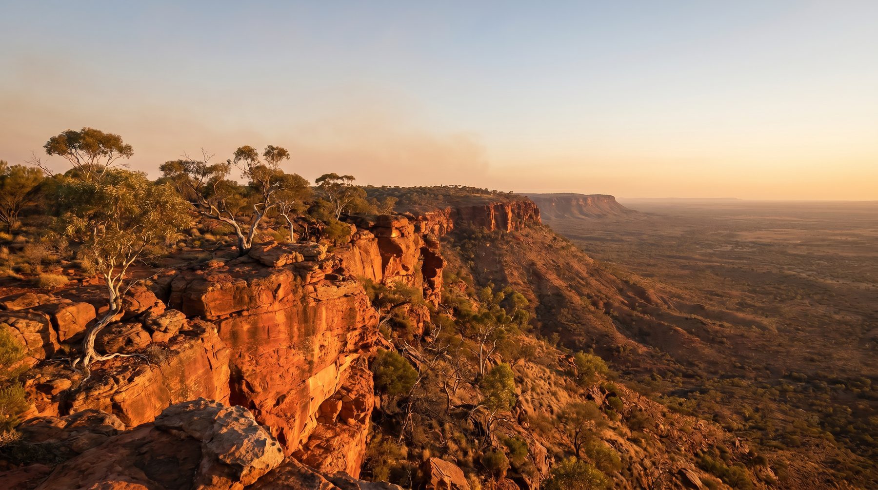 Outback escarpment at sunrise — Australia