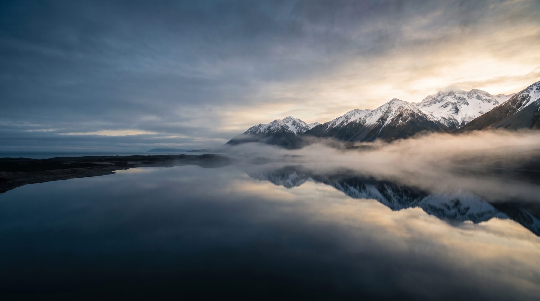 Southern Alps and glacial lake — New Zealand